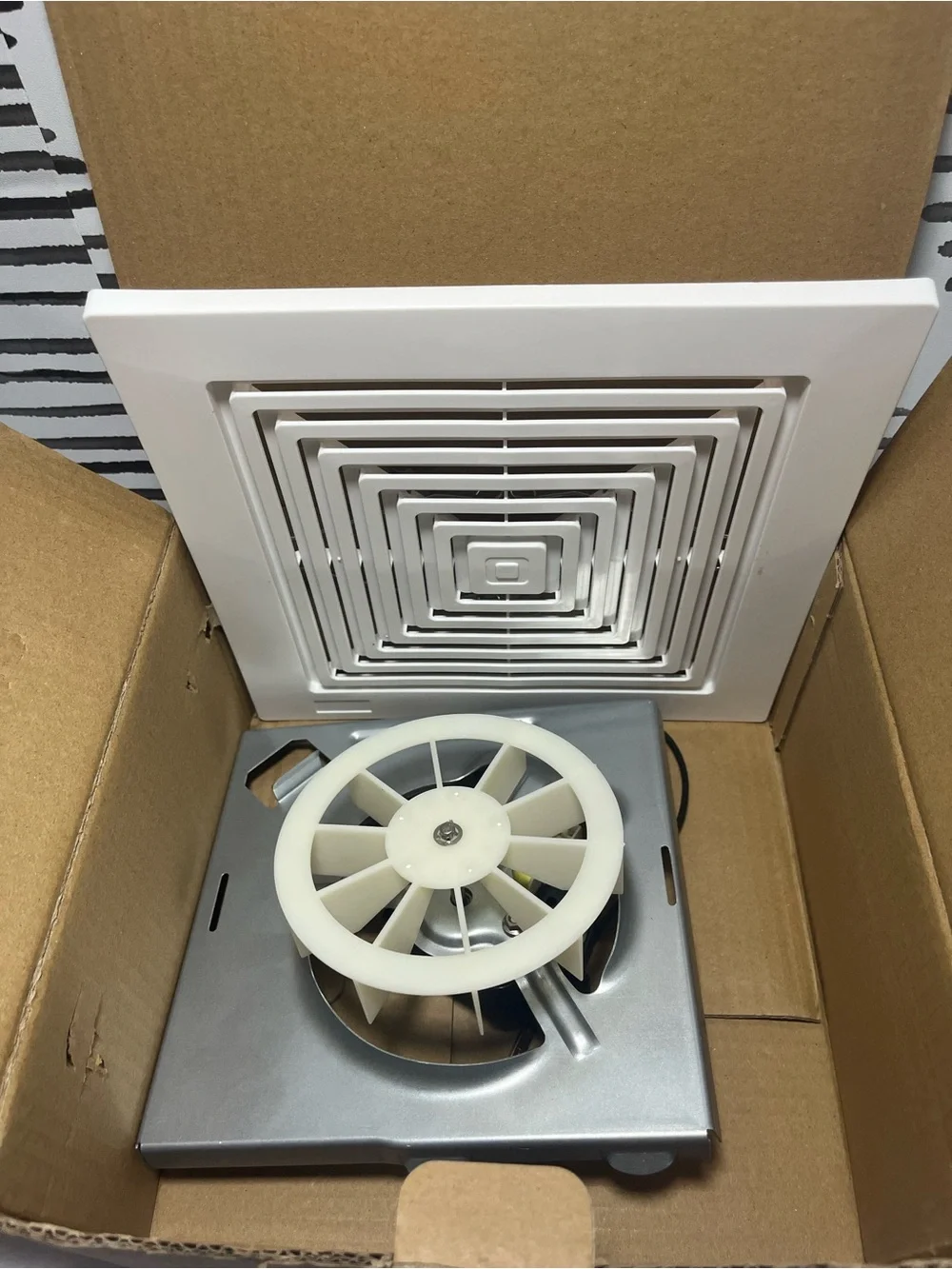 White Ceiling Vent Fan with Grill - White